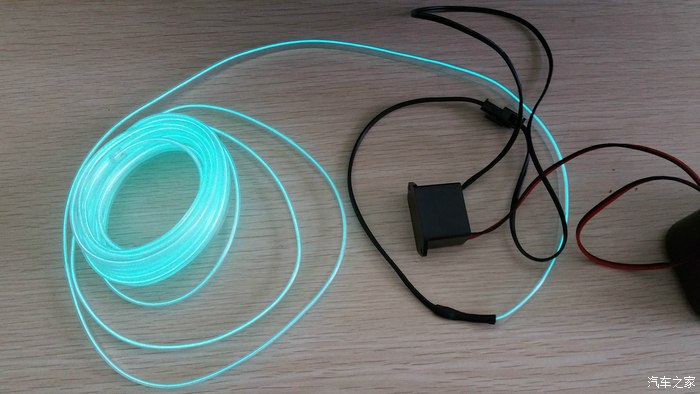 光影幻境 悦动座舱升级360度全彩氛围灯、冰蓝冷光线与镭射投影灯全解析